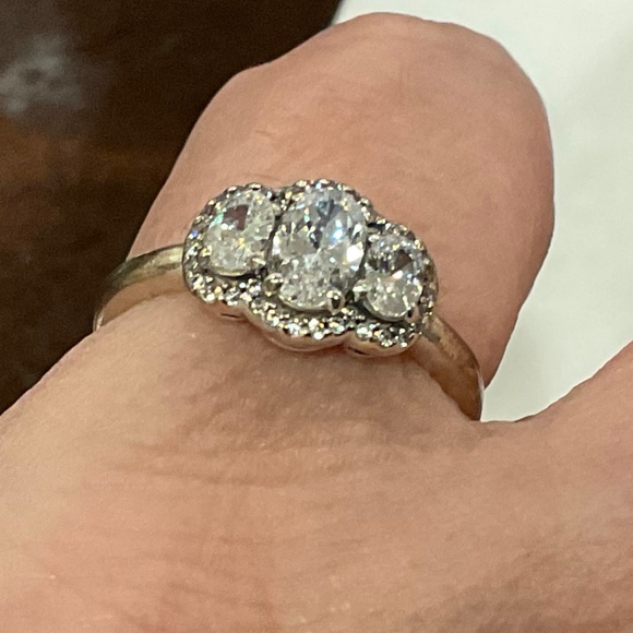 Pandora triple crown large stone ring - Picture 2 of 4